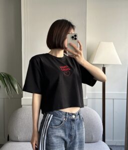 미우미우 하트 자수 티셔츠