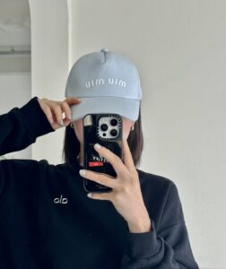 미우미우 로고 자수 프리미엄 볼캡