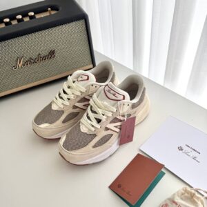 뉴발란스 x 로로피아나 990V6 스니커즈