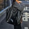 미우미우 아이비 가죽백 블랙