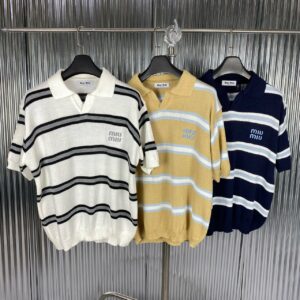 미우미우  포인트 카라 니트반팔
