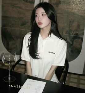 미우미우 자수 로고 피케 카라 반팔티