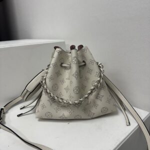 루이비통 벨라 복조리 버킷백