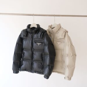 프라다 25 빅 플레이트 구스다운 후드 패딩