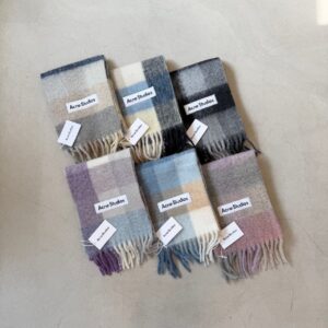 아크네스튜디오 모헤어 체크 머플러