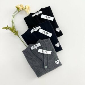 꼼데가르송 화이트와펜 V넥 가디건